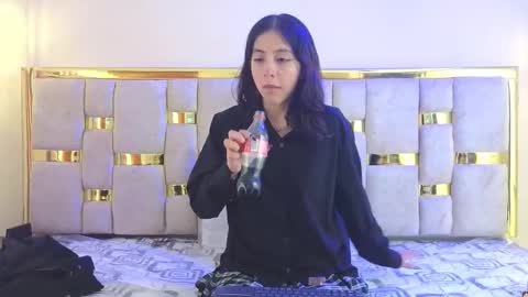 Snapshot of ling_ling24 chatting on 20, 12, 2025 ling ling24 online show from 20, 12, 2025
