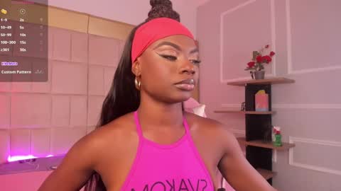 Snapshot of linsyadams chatting on 15, 2, 2025 online show from 15, 2, 2025