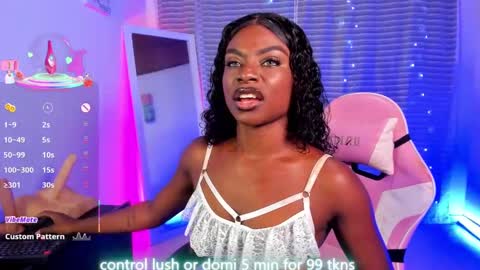 Snapshot of linsyadams chatting on 10, 9, 2025 online show from 10, 9, 2025