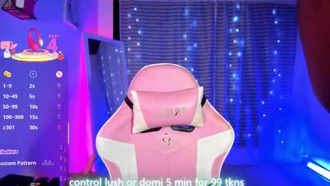 Snapshot of linsyadams chatting on 14, 10, 2025 online show from 14, 10, 2025