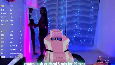 Snapshot of linsyadams chatting on 28, 10, 2025 online show from 28, 10, 2025