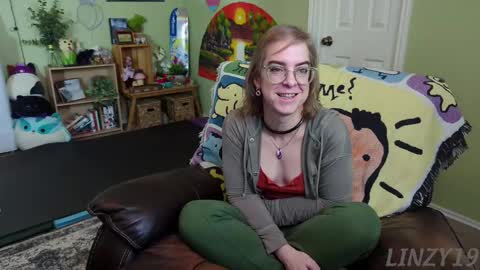 Snapshot of linzy19 chatting on 13, 2, 2025 Linzy19 online show from 13, 2, 2025