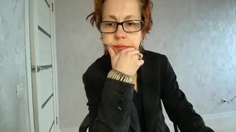 Liora Weiss online show from 18, 4, 2026