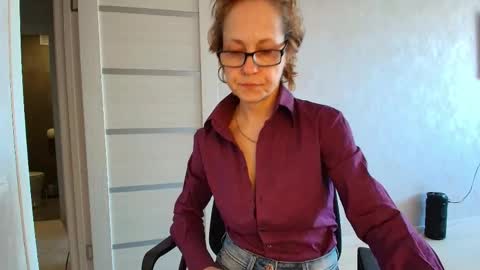 Liora Weiss online show from 5, 5, 2026