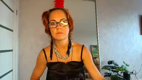Liora Weiss online show from 17, 7, 2026