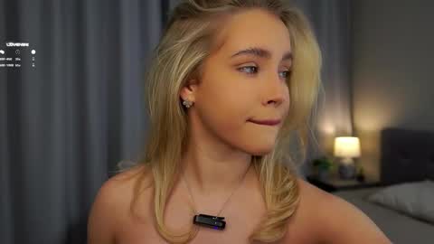 Snapshot of lipswithsmileonthem chatting on 19, 2, 2025 Amelia online show from 19, 2, 2025