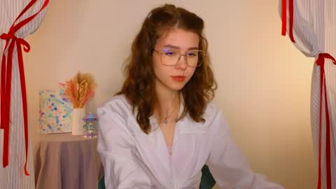  Lisa  online show from 10, 1, 2025