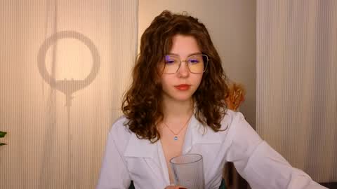  Lisa  online show from 11, 1, 2025