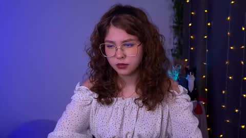  Lisa  online show from 11, 11, 2025