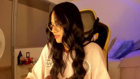 Snapshot of lisa_t08 chatting on 30, 10, 2025 Lisa Thompson online show from 30, 10, 2025