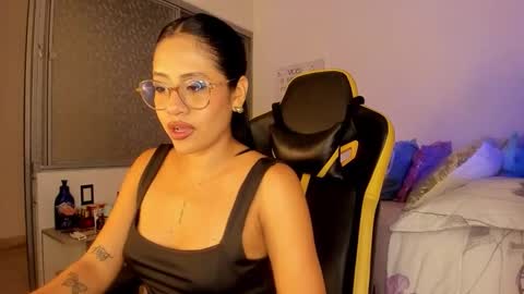 Snapshot of lisa_t08 chatting on 4, 11, 2025 Lisa Thompson online show from 4, 11, 2025