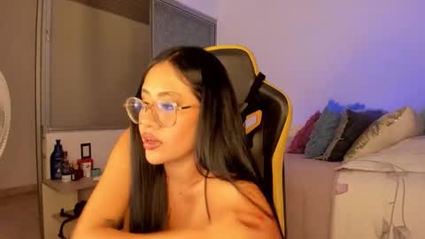 Snapshot of lisa_t08 chatting on 15, 11, 2025 Lisa Thompson online show from 15, 11, 2025