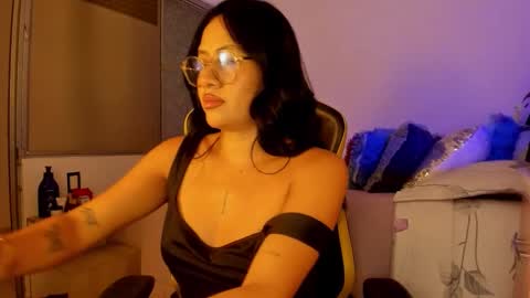 Snapshot of lisa_t08 chatting on 16, 11, 2025 Lisa Thompson online show from 16, 11, 2025