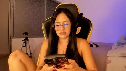 Snapshot of lisa_t08 chatting on 4, 12, 2025 Lisa Thompson online show from 4, 12, 2025