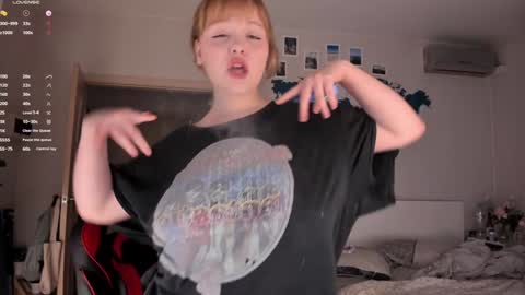 -Lisa- Help me to reach 100 thumbs up3 online show from 4, 12, 2024