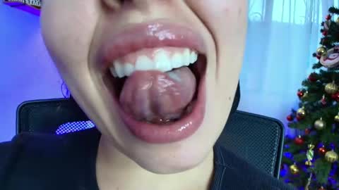 Lisbet online show from 28, 12, 2024