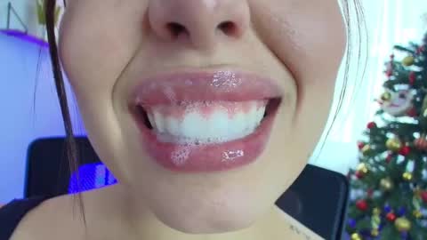 Lisbet online show from 9, 1, 2025