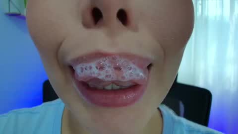 Lisbet online show from 10, 2, 2025