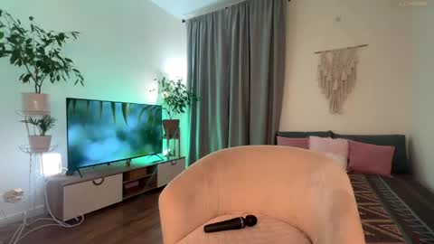 Lisa  online show from 14, 5, 2026