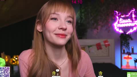 Snapshot of lissa_meooow chatting on 15, 10, 2025 your Liza again. Next stream Dec. 1 at 2 or 3 GMT online show from 15, 10, 2025