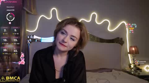 litt1e_emilyy online show from 27, 10, 2025