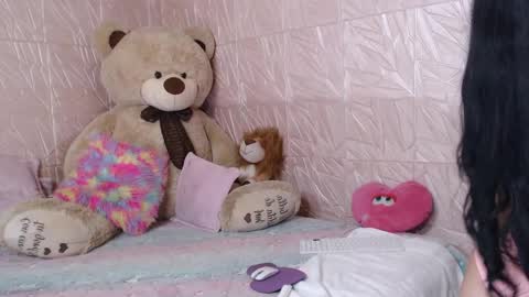 Snapshot of little_angelito2 chatting on 25, 2, 2025 TU ANGELITO online show from 25, 2, 2025