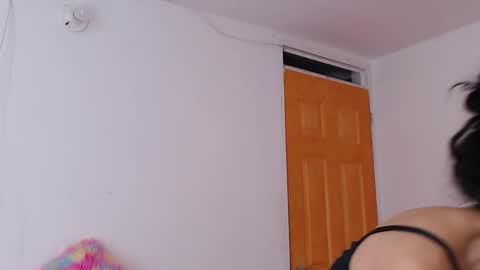 Snapshot of little_angelito2 chatting on 19, 10, 2025 TU ANGELITO online show from 19, 10, 2025