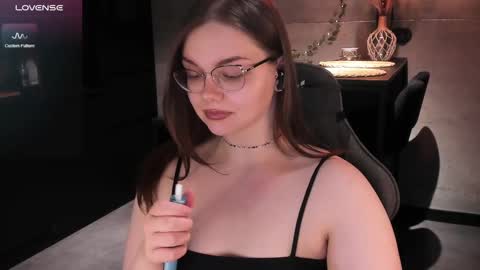 Snapshot of little_bambii_ chatting on 21, 2, 2025 Eva online show from 21, 2, 2025