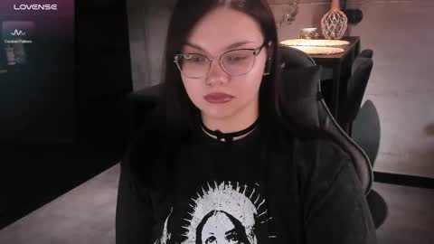 Snapshot of little_bambii_ chatting on 3, 3, 2025 Eva online show from 3, 3, 2025