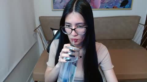 Snapshot of little_bunnyy_ chatting on 28, 3, 2026 little_bunnyy_ online show from 28, 3, 2026