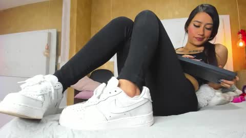   online show from 30, 10, 2025