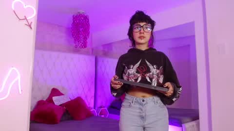 Paulette online show from 4, 8, 2026