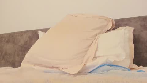 Snapshot of little_red_diamond chatting on 15, 2, 2025 hey im anna online show from 15, 2, 2025