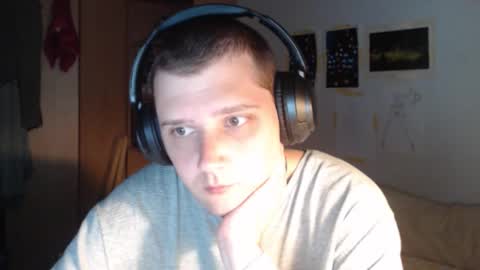 littlealien7 online show from 2, 11, 2025