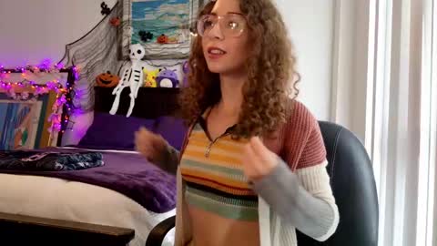 Snapshot of littledeathtrap chatting on 29, 9, 2025 littledeathtrap online show from 29, 9, 2025