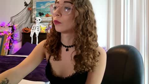 Snapshot of littledeathtrap chatting on 1, 10, 2025 littledeathtrap online show from 1, 10, 2025