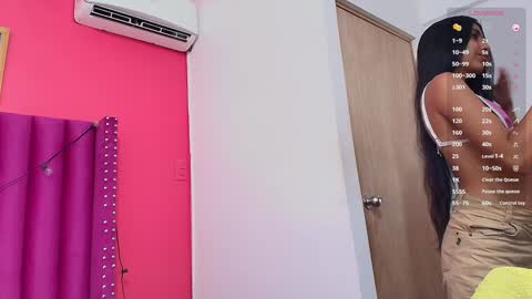 Snapshot of littlee_emilyy_ chatting on 31, 1, 2025 Emily  online show from 31, 1, 2025