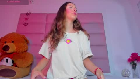 Snapshot of littlee_emma_ chatting on 23, 1, 2025 littlee_emma_ online show from 23, 1, 2025