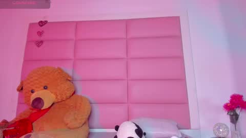 Snapshot of littlee_emma_ chatting on 27, 1, 2025 littlee_emma_ online show from 27, 1, 2025