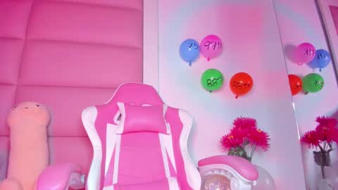 Snapshot of littlee_emma_ chatting on 9, 2, 2025 littlee_emma_ online show from 9, 2, 2025