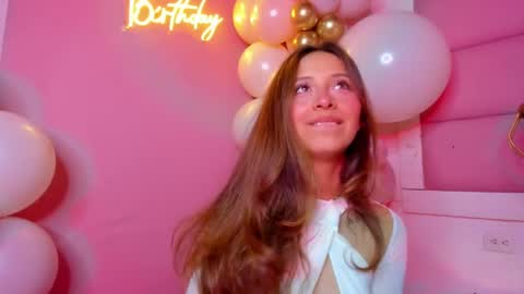 Snapshot of littlee_emma_ chatting on 22, 2, 2025 littlee_emma_ online show from 22, 2, 2025