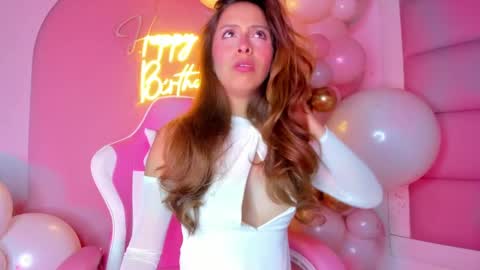 Snapshot of littlee_emma_ chatting on 22, 2, 2025 littlee_emma_ online show from 22, 2, 2025