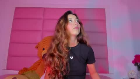 Snapshot of littlee_emma_ chatting on 26, 2, 2025 littlee_emma_ online show from 26, 2, 2025