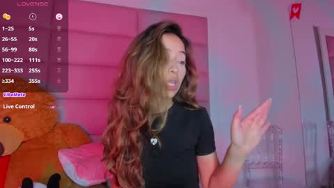 Snapshot of littlee_emma_ chatting on 9, 3, 2025 littlee_emma_ online show from 9, 3, 2025