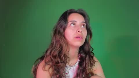 Snapshot of littlee_emma_ chatting on 21, 9, 2025 littlee_emma_ online show from 21, 9, 2025