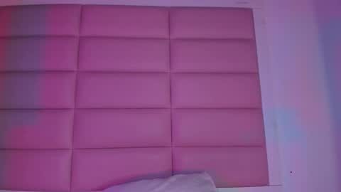 Snapshot of littlee_emma_ chatting on 15, 12, 2025 littlee_emma_ online show from 15, 12, 2025