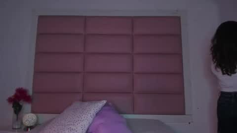 Snapshot of littlee_emma_ chatting on 7, 1, 2026 littlee_emma_ online show from 7, 1, 2026