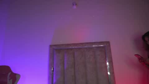 Snapshot of littlee_emma_ chatting on 19, 4, 2026 littlee_emma_ online show from 19, 4, 2026
