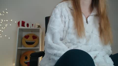 Snapshot of littleflowers chatting on 15, 3, 2026 Your little flower online show from 15, 3, 2026