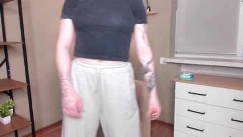 Snapshot of littleglow chatting on 13, 3, 2026 Christie online show from 13, 3, 2026